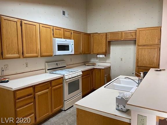 3rd image of 1416 Daybreak Dr