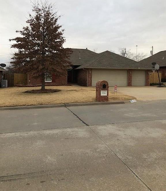 1st image of 104 Highland Dr