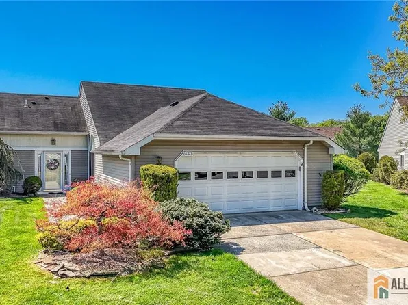 637 Madison Dr, Monroe Township, NJ 08831