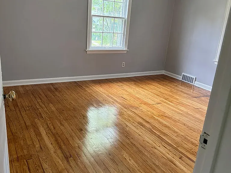 231 Kenmore Ave SE — Photo 8
