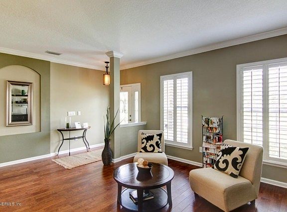 5th image of 204 S Arabella Way