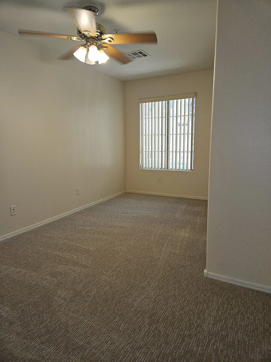 Building Photo - 422 N Mahogany Ct