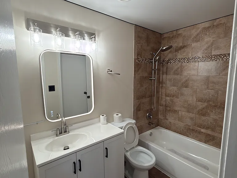1915 N Hicks Rd #106 — Photo 10
