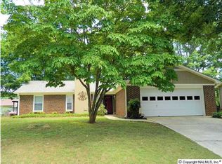 1021 Vicksburg Ln SE, Huntsville, AL 35803