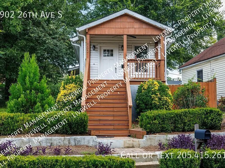 1902 26th Ave S — Photo 2