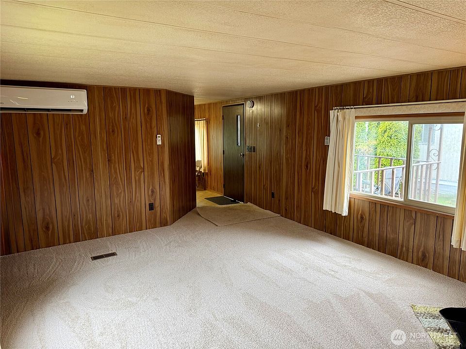 1st image of 2400 Donovan Avenue #40