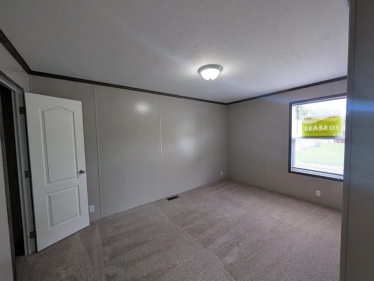 Avon Lakes Estates — Photo 12