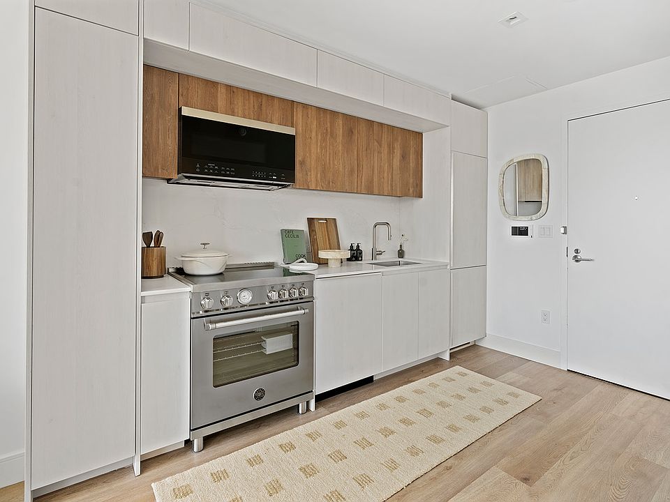 1st image of 644 E 14th St #1901