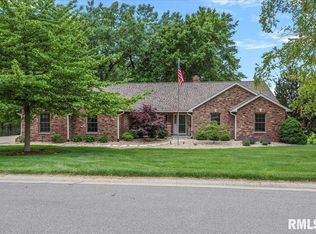 401 Aintree Chase, Sherman, IL 62684