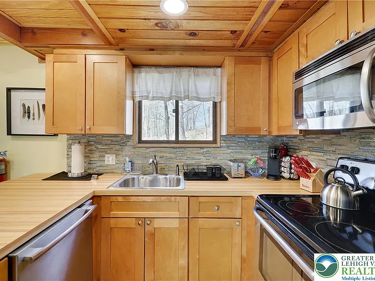 163 Cambridge Ct — Photo 9