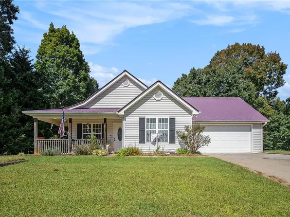 5303 Morgan Manor Dr, Lula, GA 30554