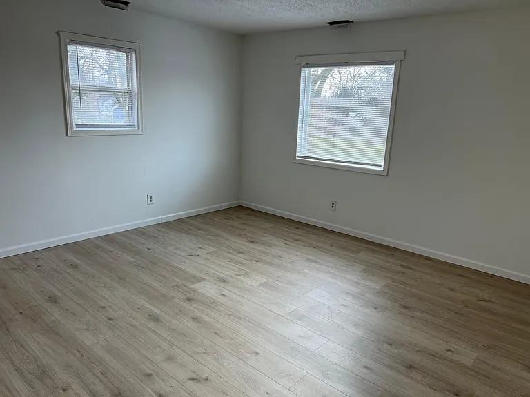 217 W North E — Photo 10