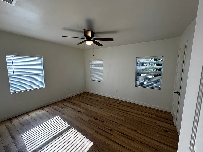 6529 Lockheed Ave — Photo 13
