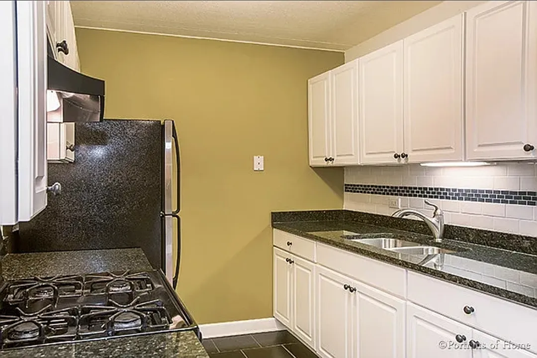 2 bed, 1000 sqft, $2,000 — Photo 3