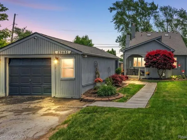 29682 Old North River Rd, Harrison Township, MI 48045
