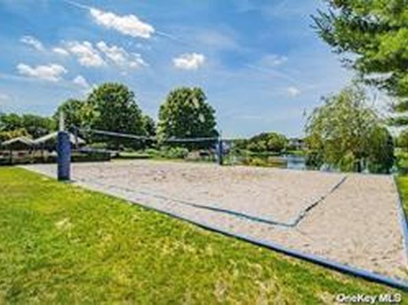 23 Lavender Lane, Holtsville, NY 11742