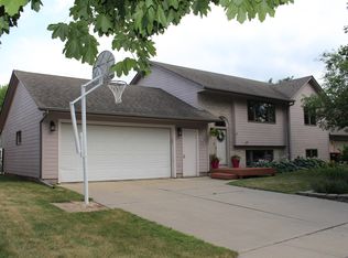 305 W Spruce St, Brandon, SD 57005