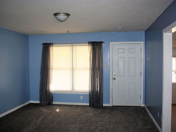 5th image of 914 Rainbow Dr