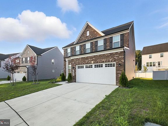 2nd image of 15513 Twin River Cir