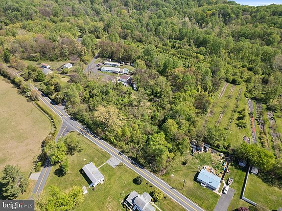 3rd image of 2302 Castleton Rd