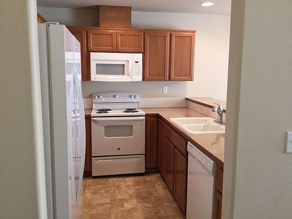 3rd image of 5228 167th St E