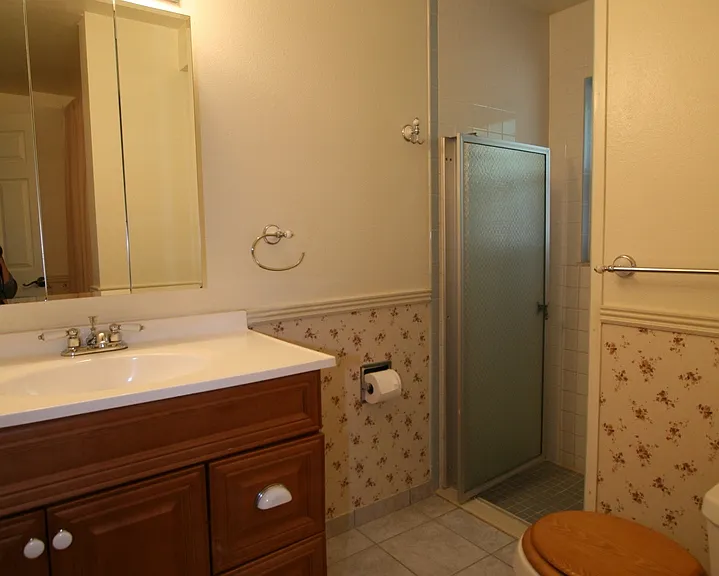 1092 Stanton St — Photo 13