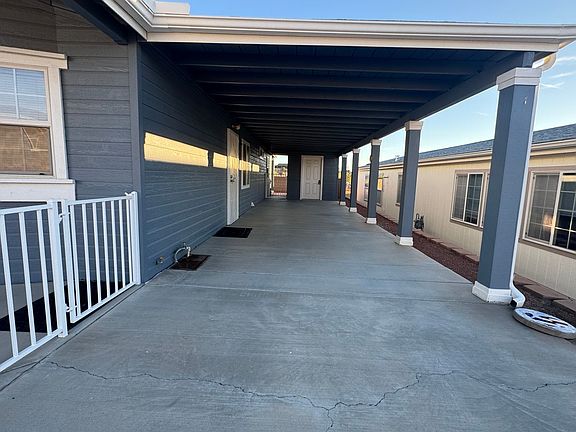 3rd image of 2558 Mountain Crest Dr