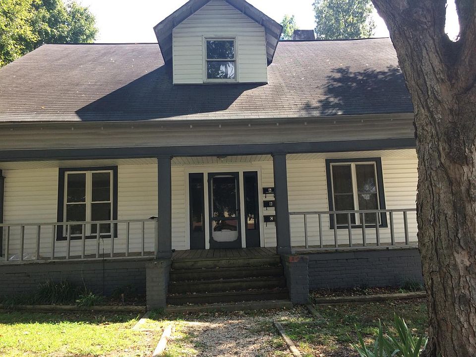 House with 3 apartments