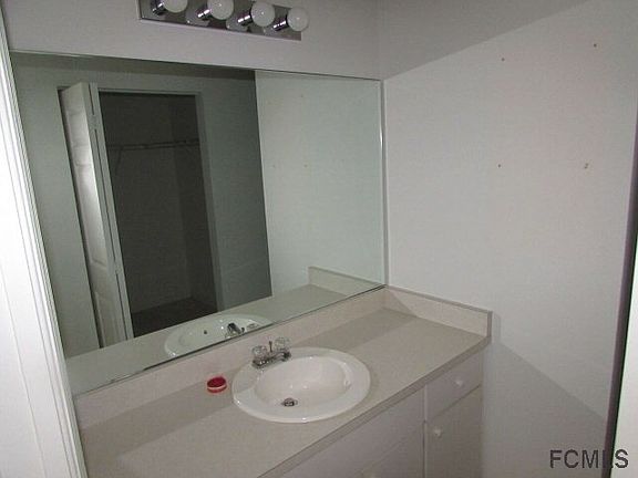 4th image of 13 Pineland Ln
