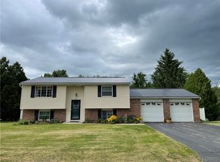 13 Clintonview Rd, New Hartford, NY 13413