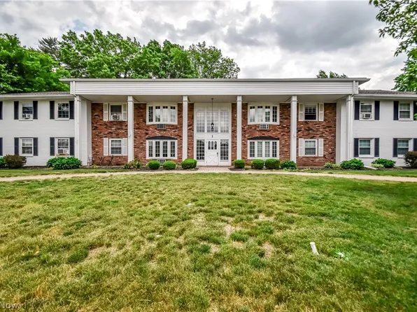 1 Meadowlawn Dr Unit 12, Mentor, OH 44060