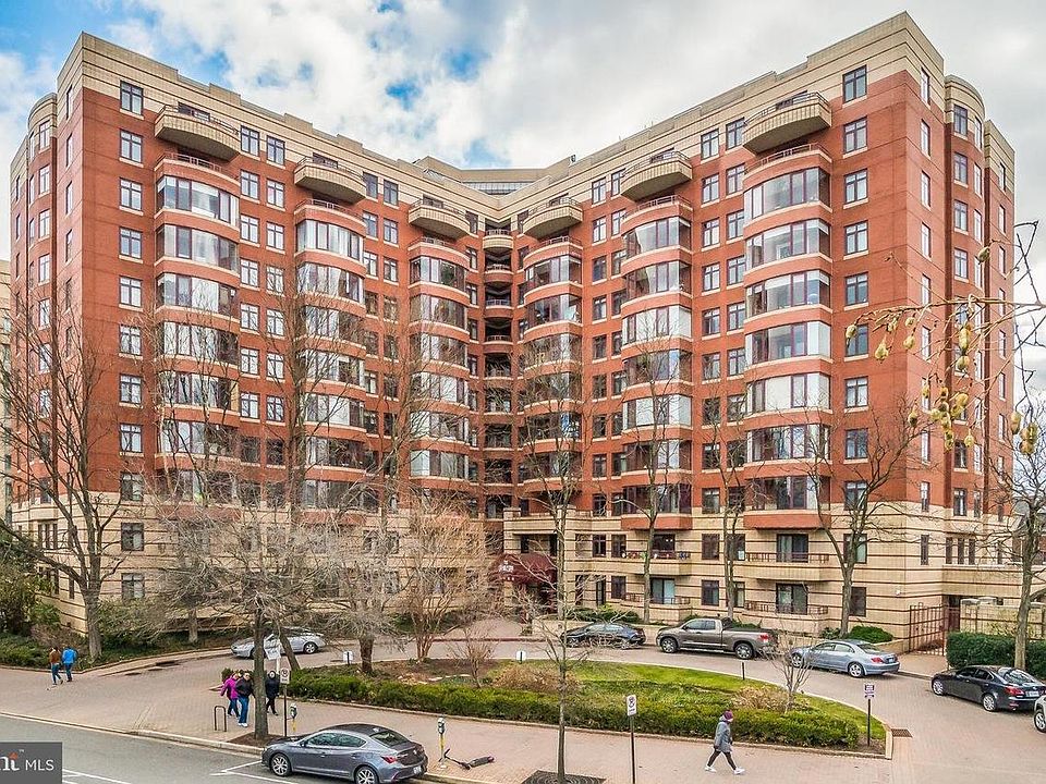 1st image of 2400 Clarendon Blvd APT 1001