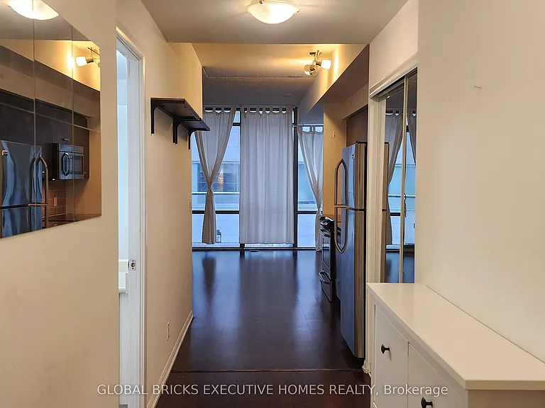 832 Bay St #501 — Photo 20