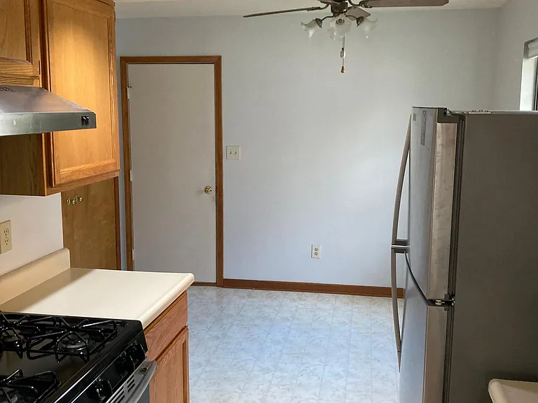 65 Coventry Ct — Photo 4