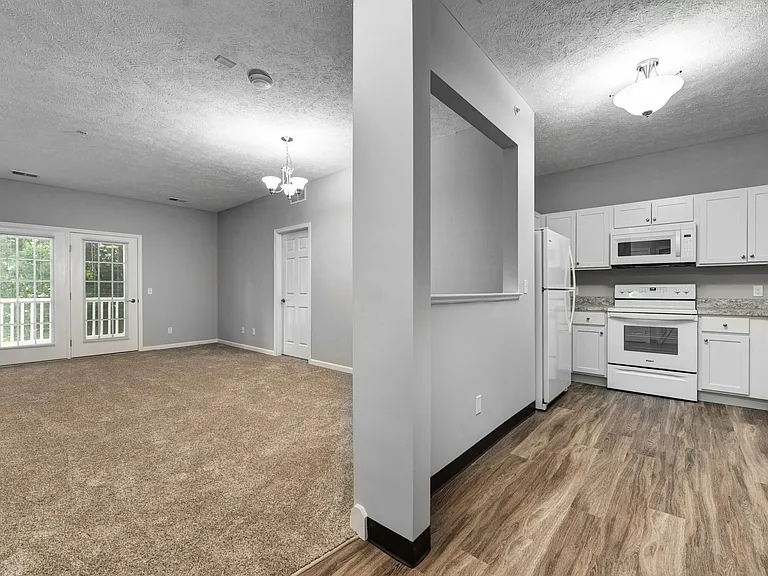 Aquamarine Apartments — Photo 82