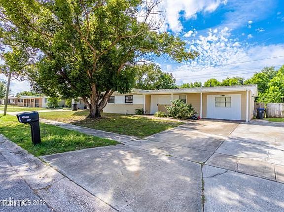 3rd image of 5100 Sandra Dr