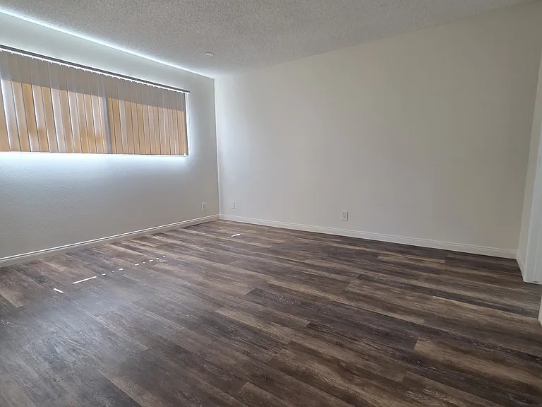 630 E Avenue J4 — Photo 9