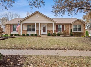 15612 Summerridge Dr, Chesterfield, MO 63017