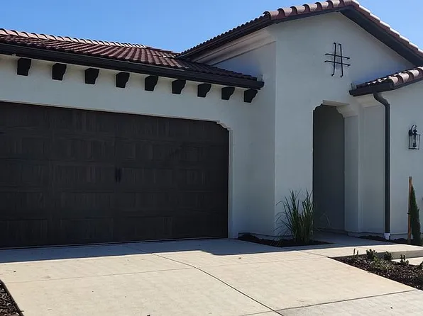 2713 Vermont Ave, Clovis, CA 93619