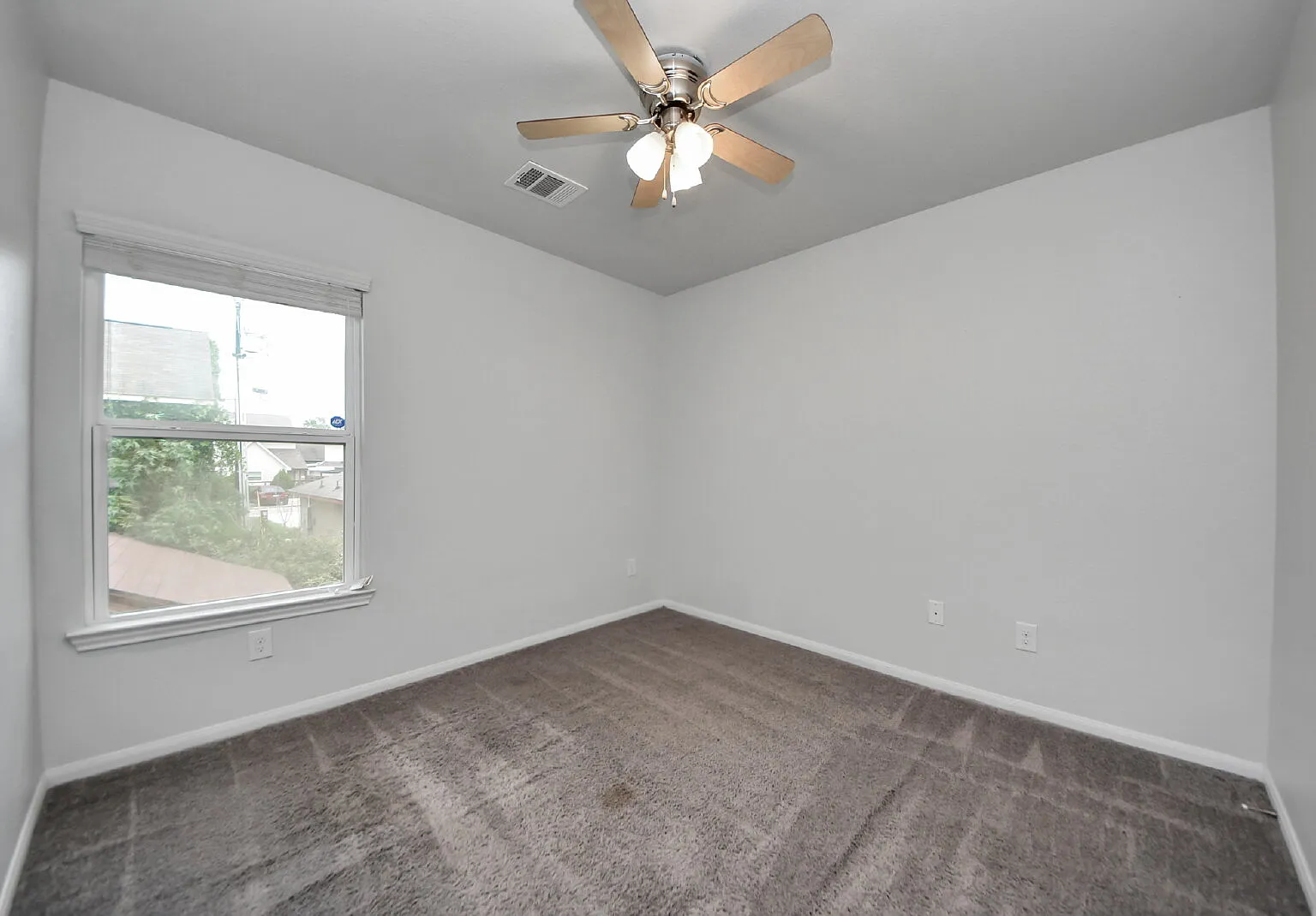 3 bed, 2.0 bath, 1088 sqft, $1,500 — Photo 4