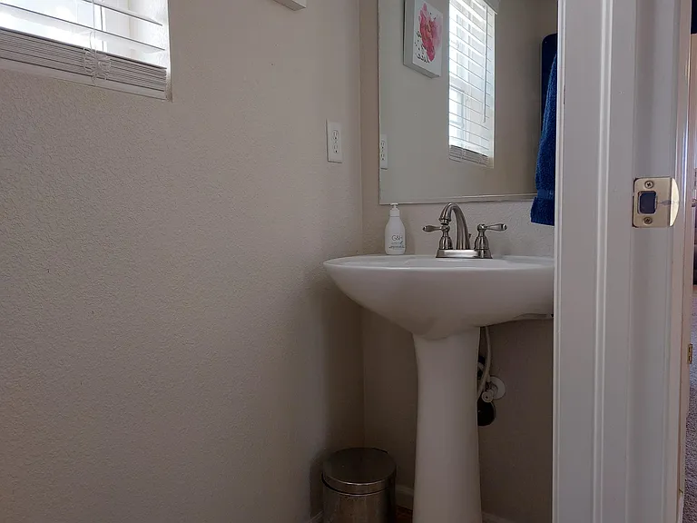 2521 Coach House Loop — Photo 8