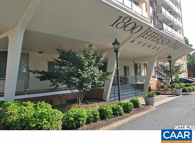 1800 Jefferson Park Ave #310 — Photo 17