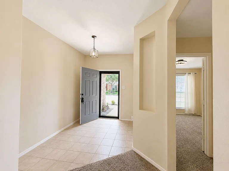 112 Tripp Trl — Photo 3