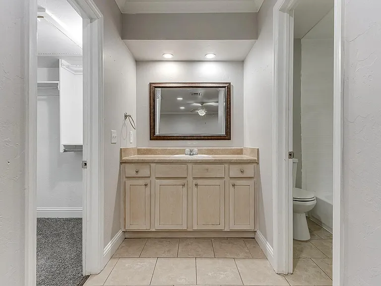 The Current Apartments — Photo 29