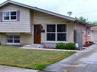 15203 Lawndale Ave, Midlothian, IL 60445