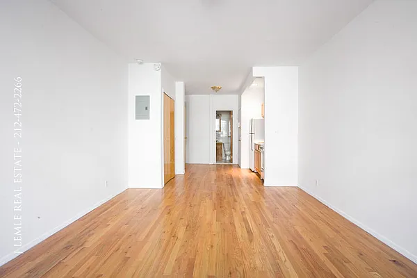 Rented by J. Lemle Real Estate | media 18