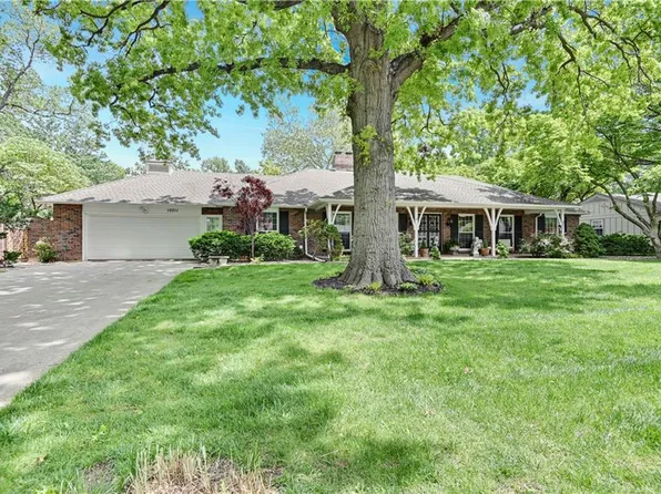 10011 El Monte St, Overland Park, KS 66207