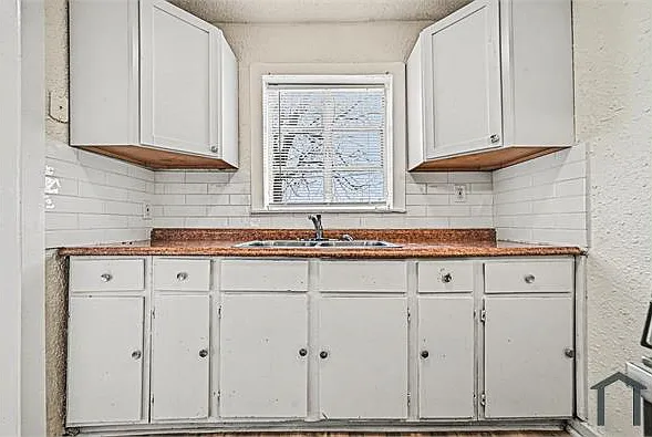 4216 Cleveland Ave — Photo 4