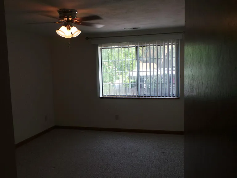 182 Chenango Ave #6 — Photo 5