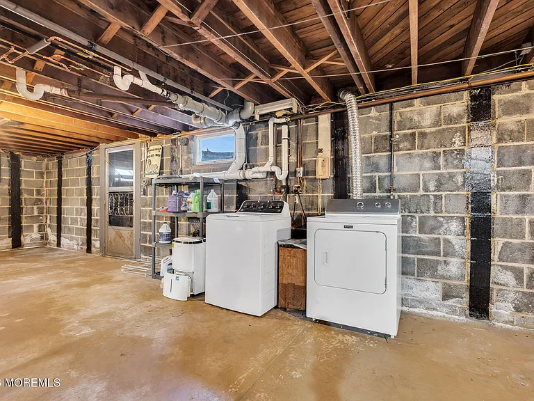 46 Sunset Ave — Photo 25
